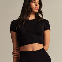 Smooth Contour Cropped Short Sleeve T-Shirt | Black