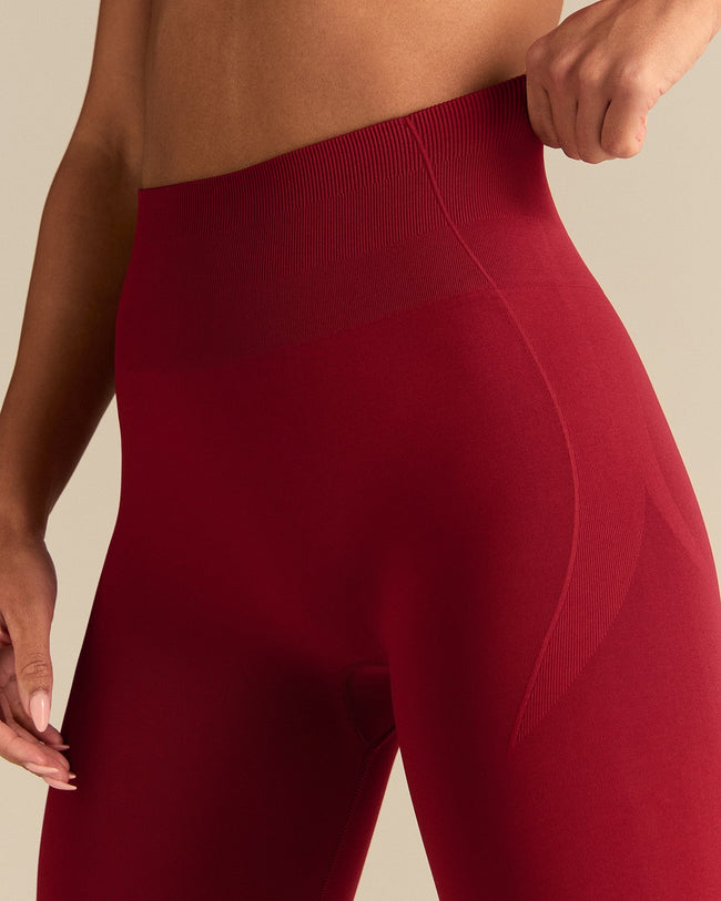 Define 2.0 High Waist Scrunch Leggings | True Red