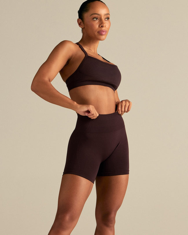 Define 2.0 High Waist Scrunch Shorts 4" | Cafe Noir