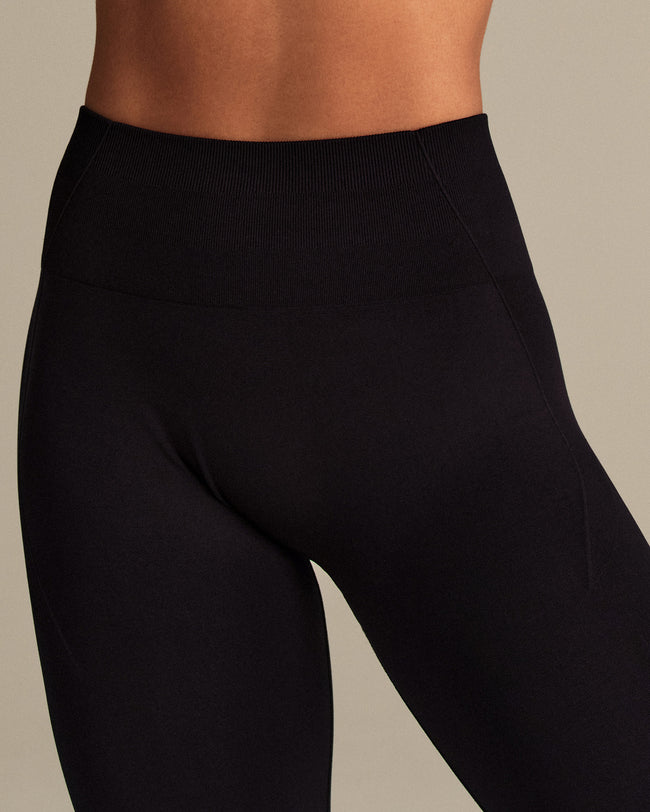 Define 2.0 High Waist Scrunch Leggings | Black