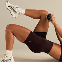 Define 2.0 High Waist Scrunch Shorts 4" | Cafe Noir