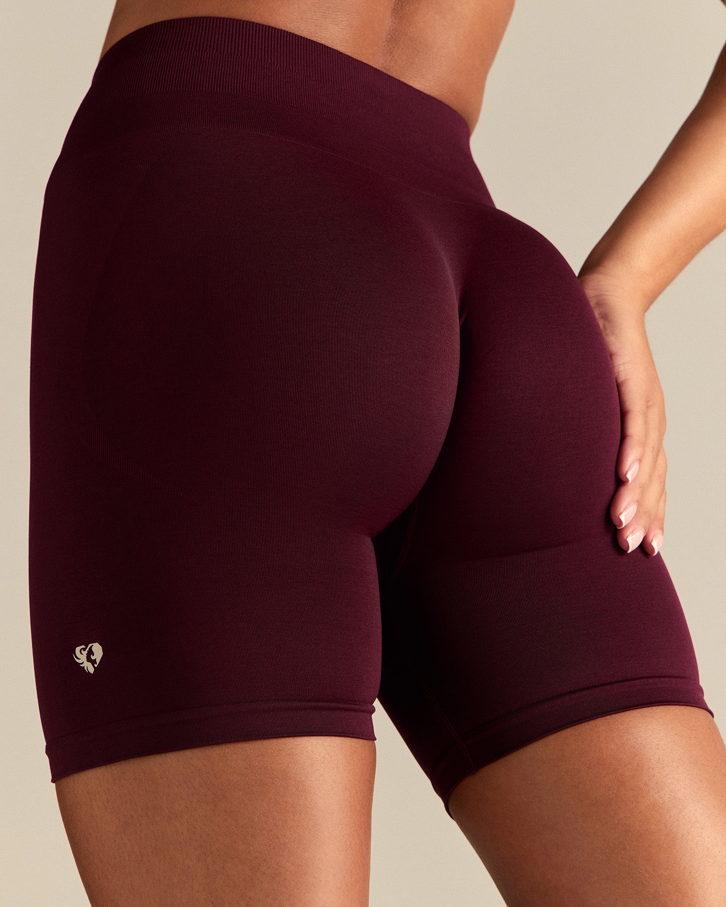 Define 2.0 High Waist Scrunch Shorts 6" | Merlot