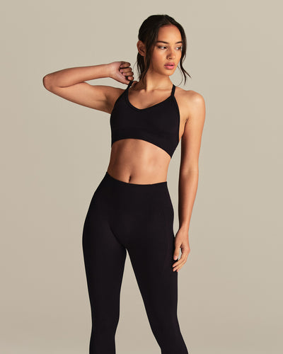 Define 2.0 Halter Neck Bra | Black