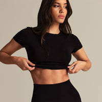 Smooth Contour Cropped Short Sleeve T-Shirt | Black